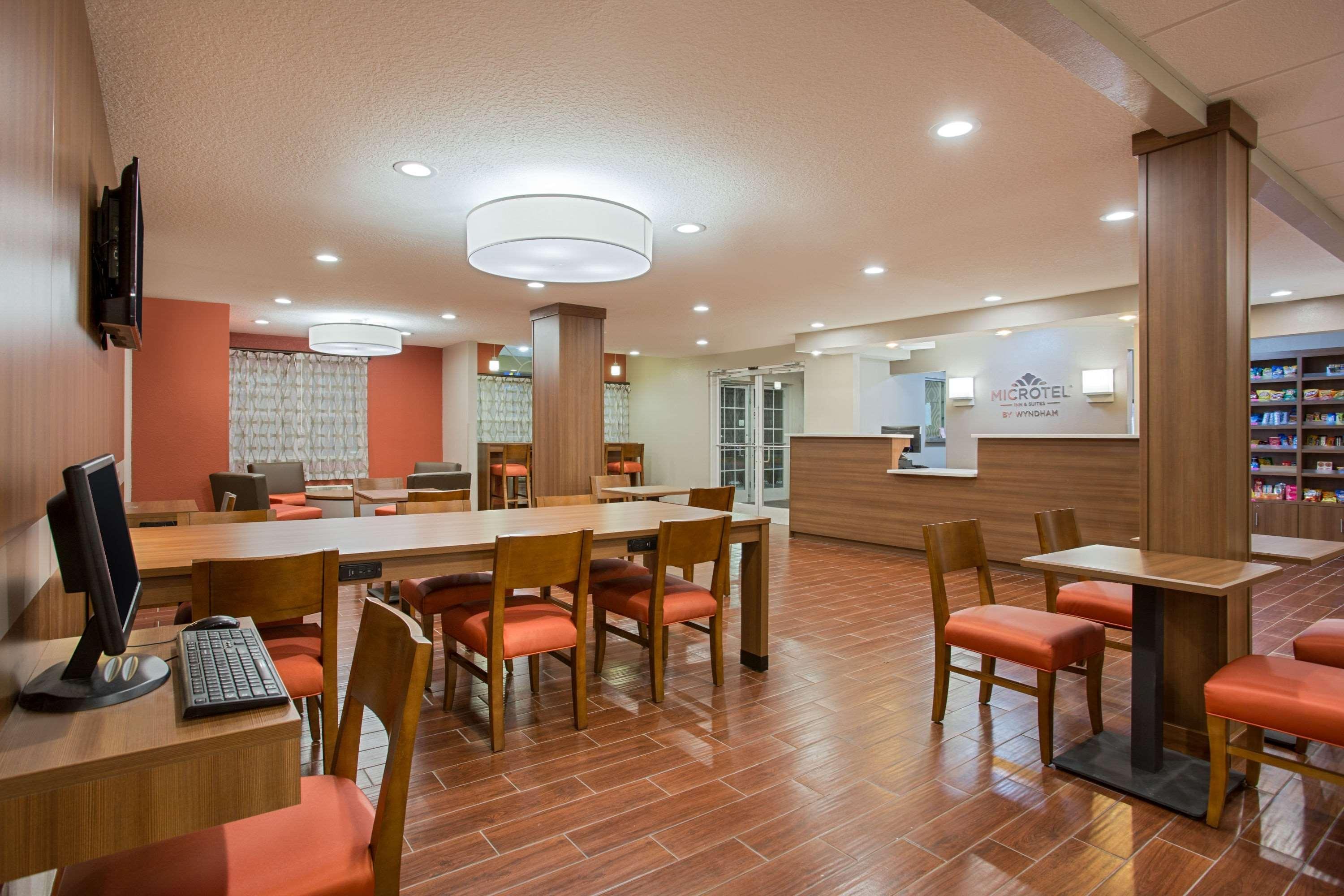 Microtel Inn & Suites By Wyndham Walterboro Exterior photo