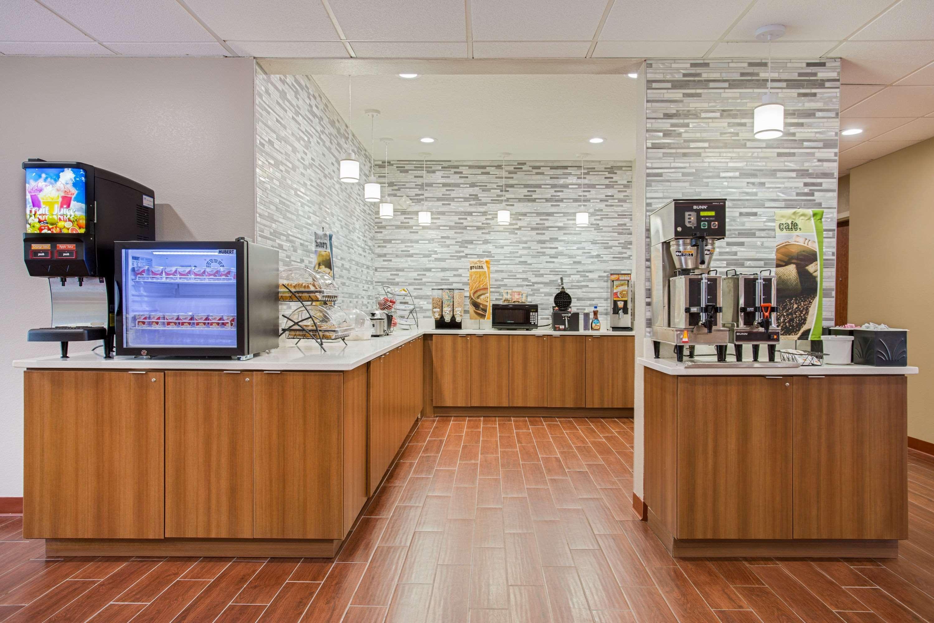 Microtel Inn & Suites By Wyndham Walterboro Exterior photo